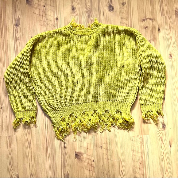 Love Tree Women's Frayed Sweater Yellow Size Large Good Condition - Picture 6 of 9